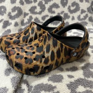 Leopard crocs